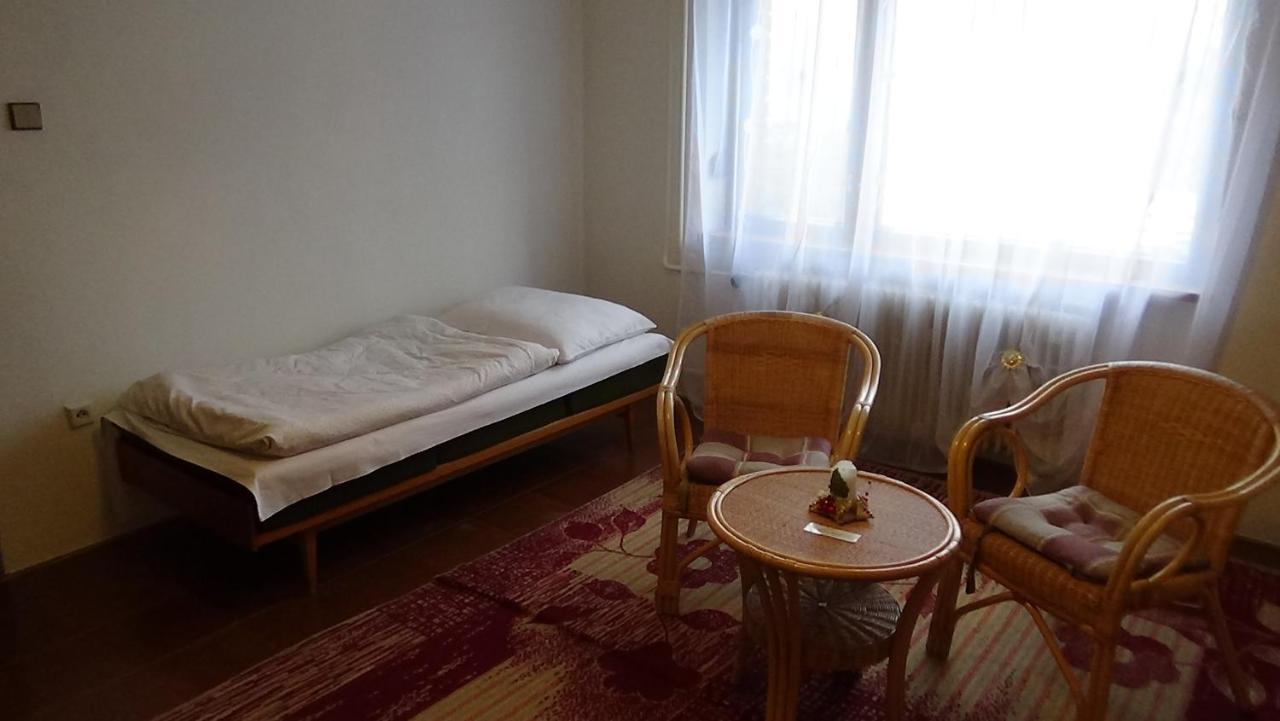 Apartman 6 Km Od Centra Banskej Bystrice Villa Banská Bystrica Esterno foto